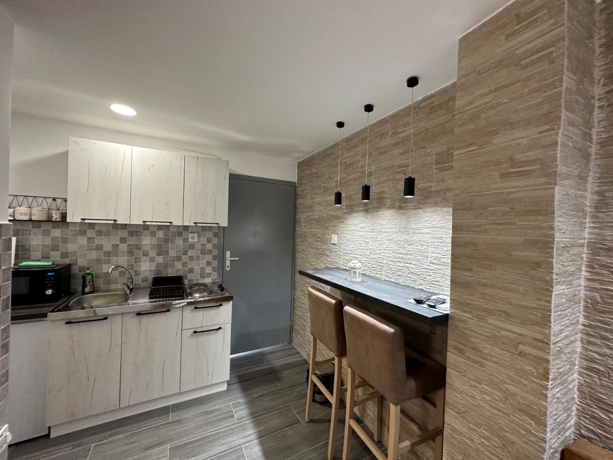 Vucinic Studio Apartment ツェティニェ エクステリア 写真